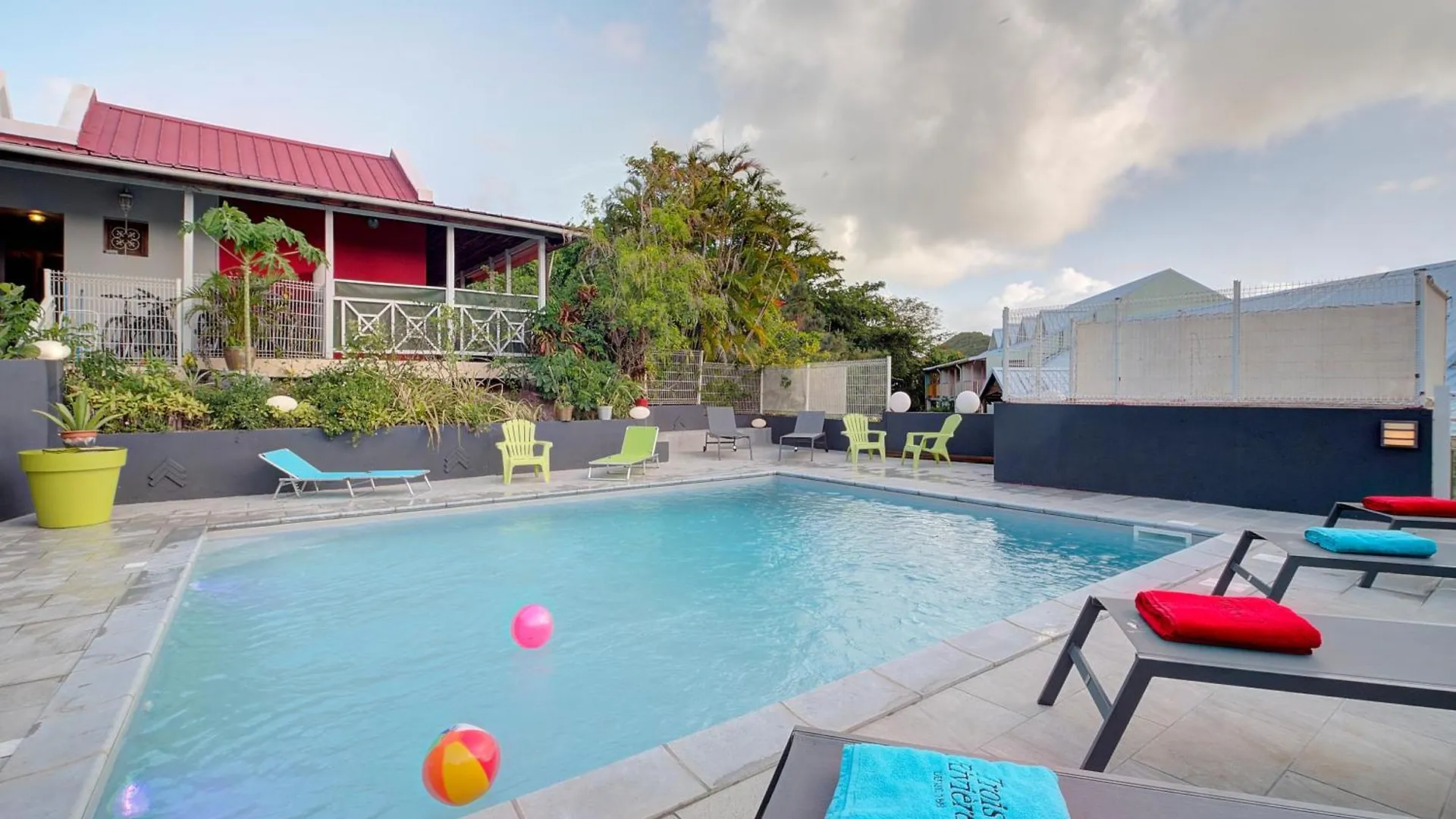 Résidence Ti'Kéol - Appartements avec terrasse 2 à 4 personnes, piscine Sainte-Anne