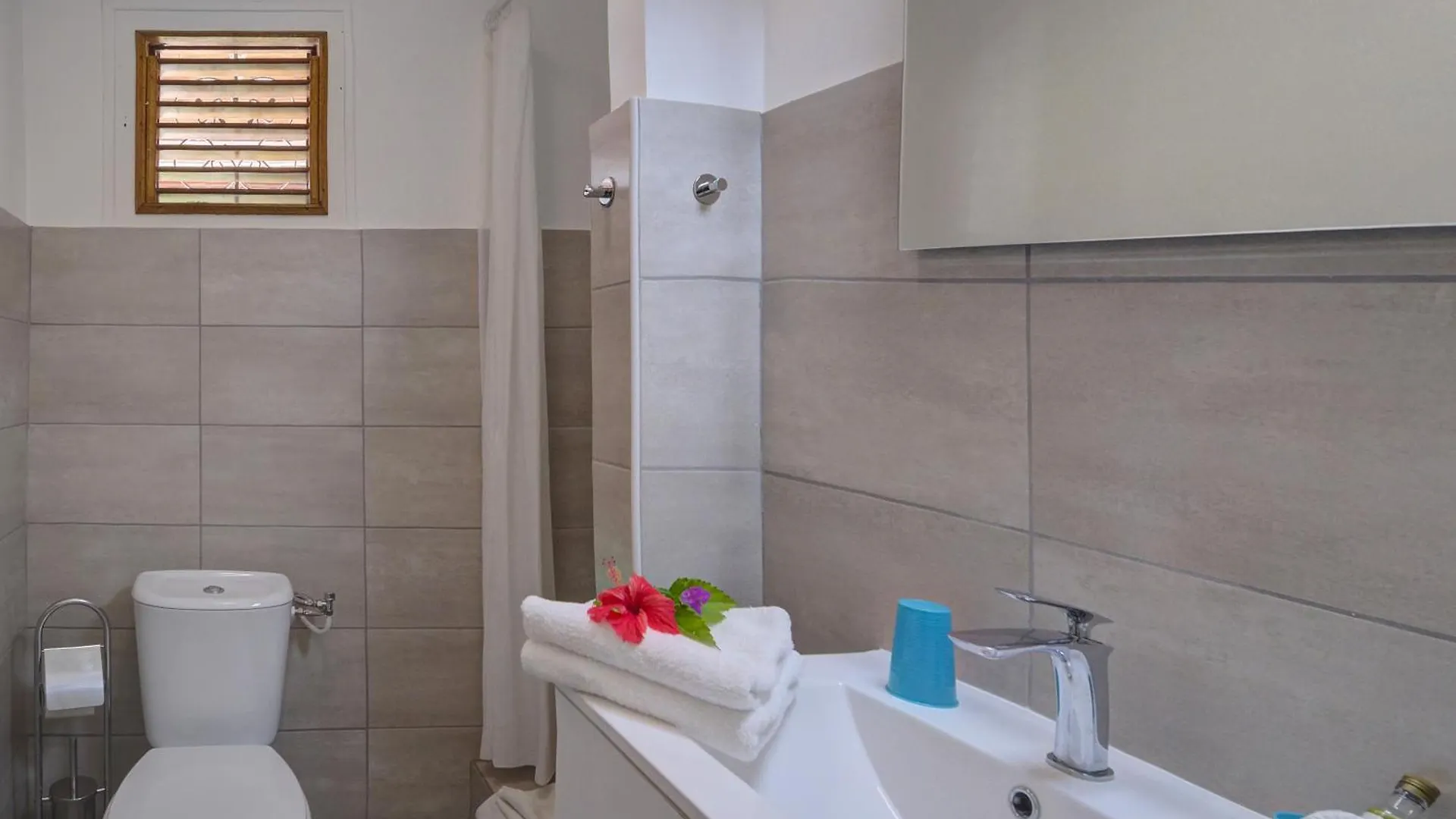 Residence Ti'Keol - Appartements Avec Terrasse 2 A 4 Personnes, Piscine Sainte-Anne 0*,
