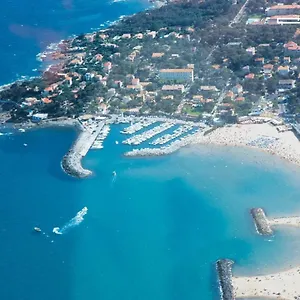 https://pins-parasol.fr-provencehotel.com